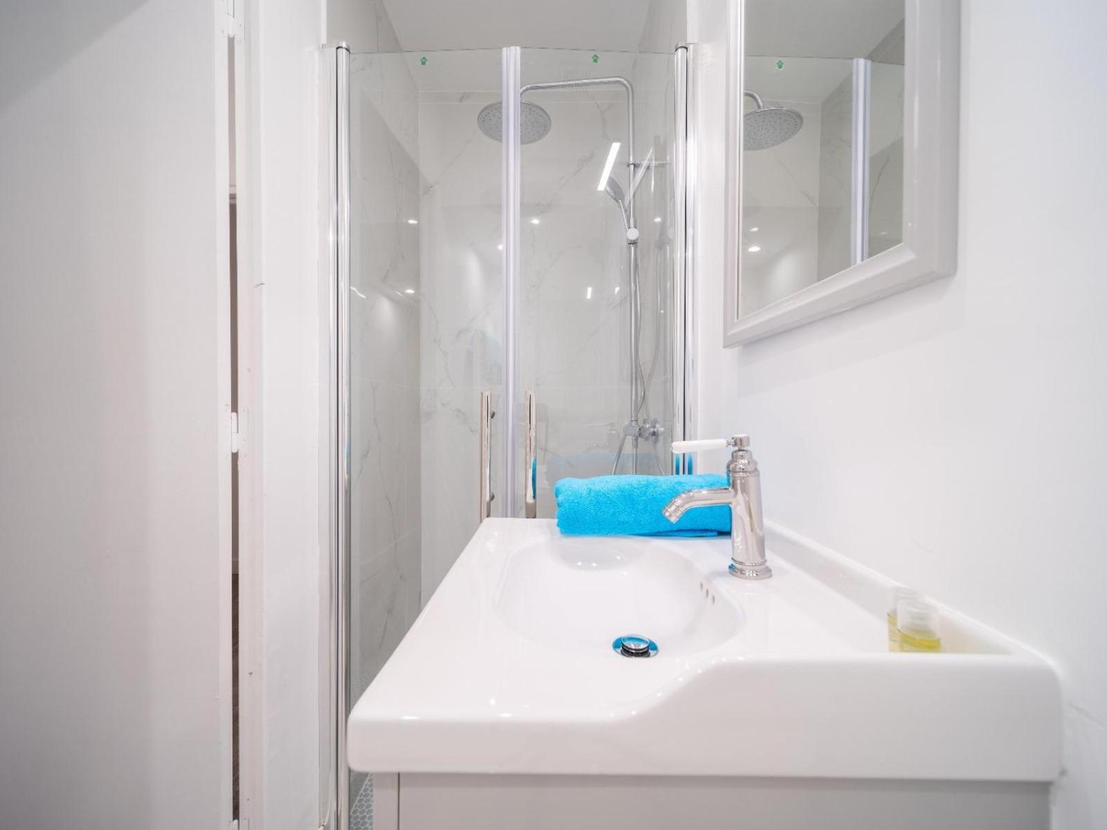 " Le Barthelemy " Appartements Neufs Climatises Tout Equipes Au Coeur De Marseille Bagian luar foto