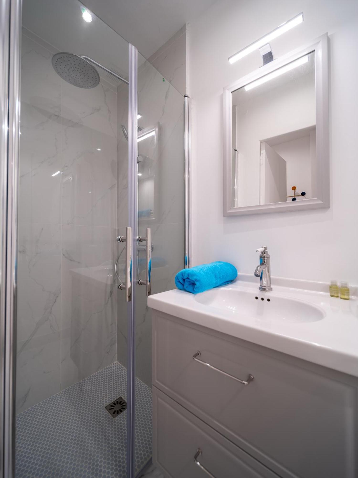 " Le Barthelemy " Appartements Neufs Climatises Tout Equipes Au Coeur De Marseille Bagian luar foto